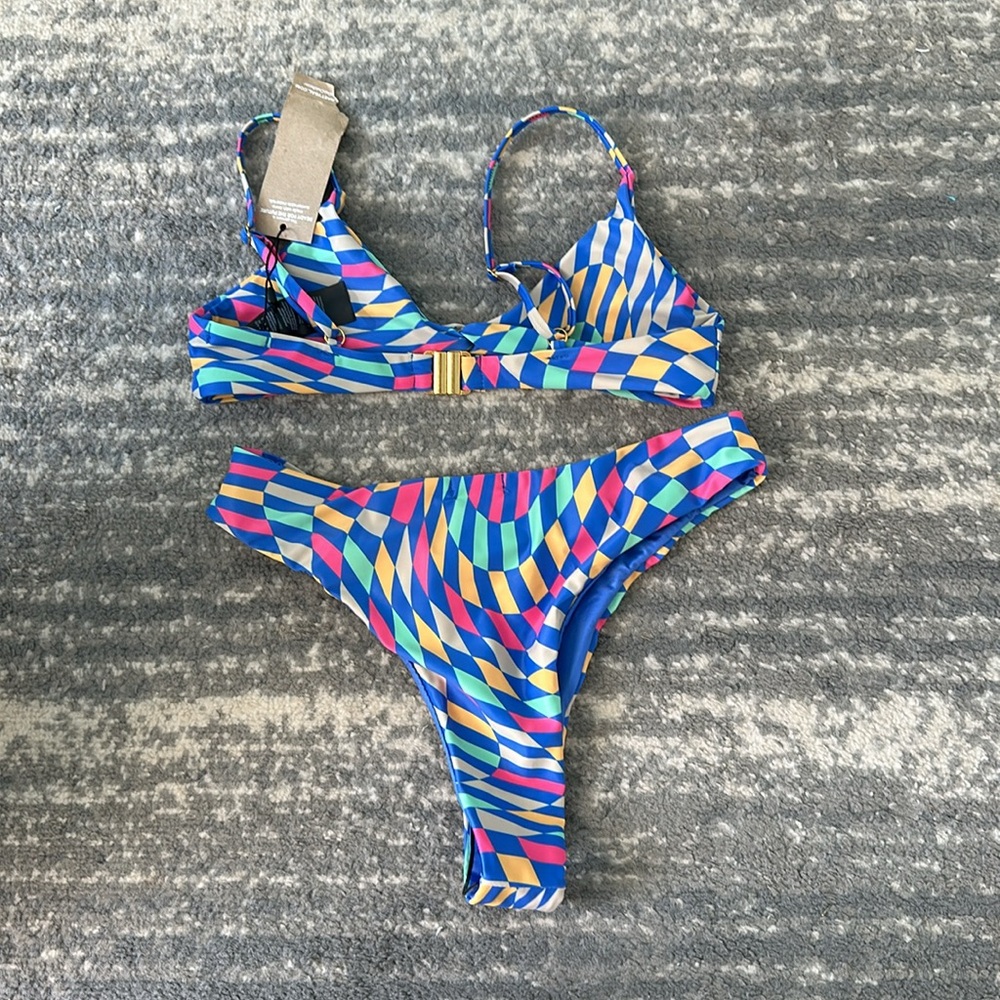Nasty Gal Swimsuit New with Tag size 4 - Picture 4 of 4
